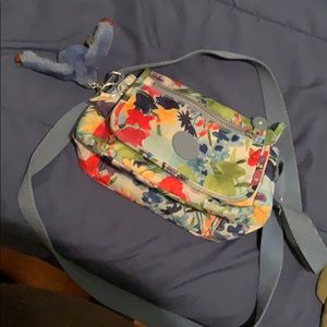 Kipling  crossbody sabían mini floral